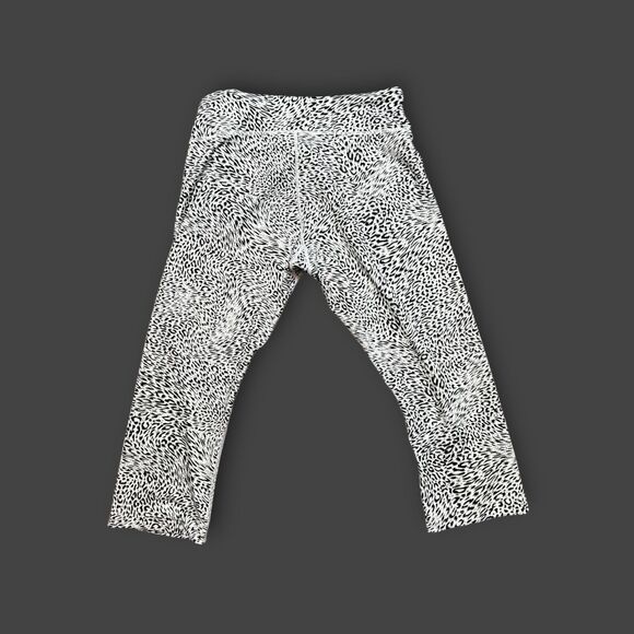 Reebok Activewear Cropped Pants Leggings Animal Print Medium Black White - Picture 3 of 8